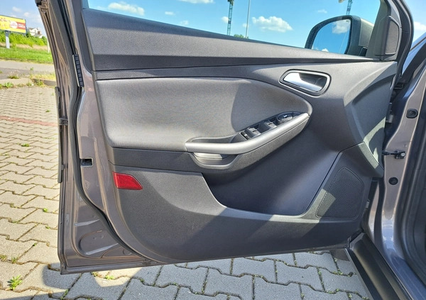 Ford Focus cena 25900 przebieg: 202500, rok produkcji 2014 z Warszawa małe 211